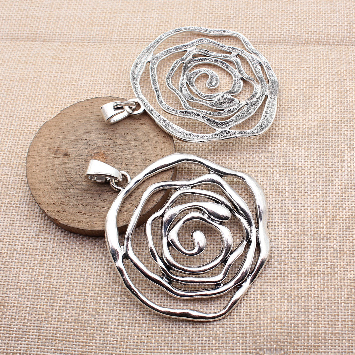 Layer Charm Whirlpool Pendant  – Vintage Fashion Collection Bewertung und Preis