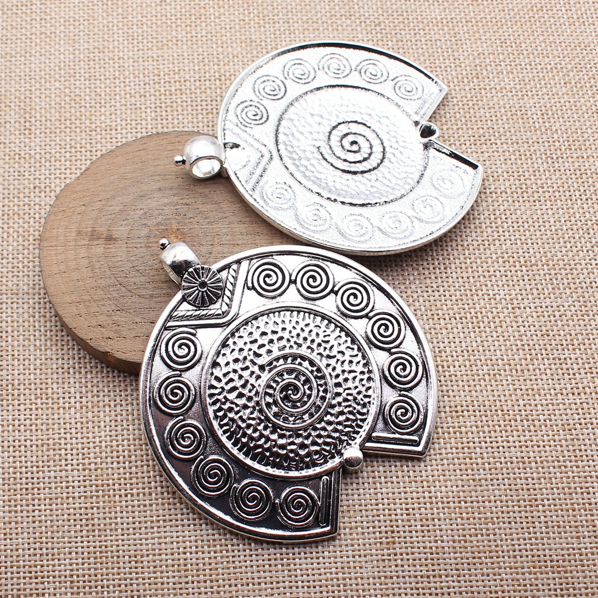 Layer Charm Whirlpool Pendant  – Vintage Fashion Collection Bewertung und Preis