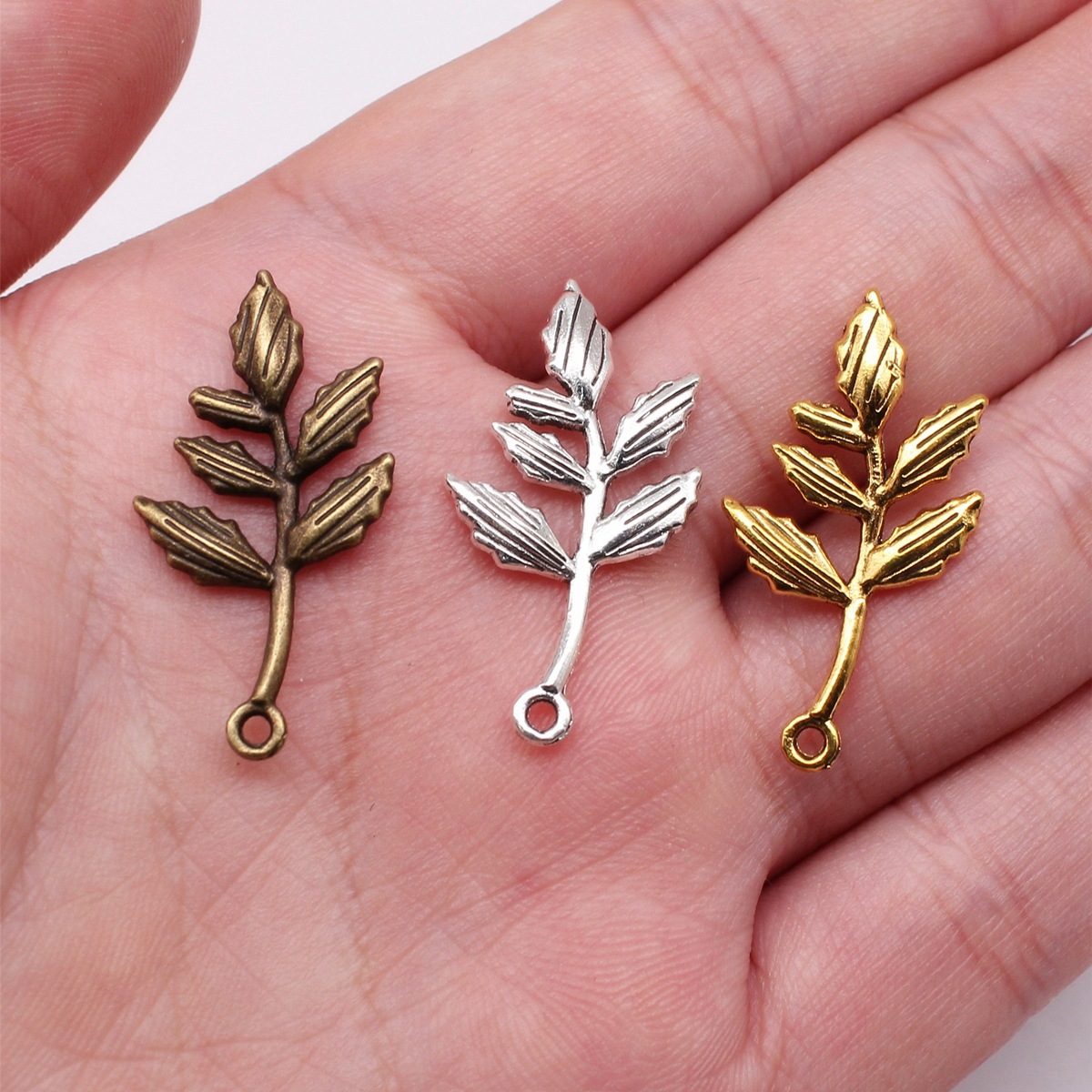 Classic Vintage Leaves Charms  – Vintage Fashion Earrings Bewertung und Preis